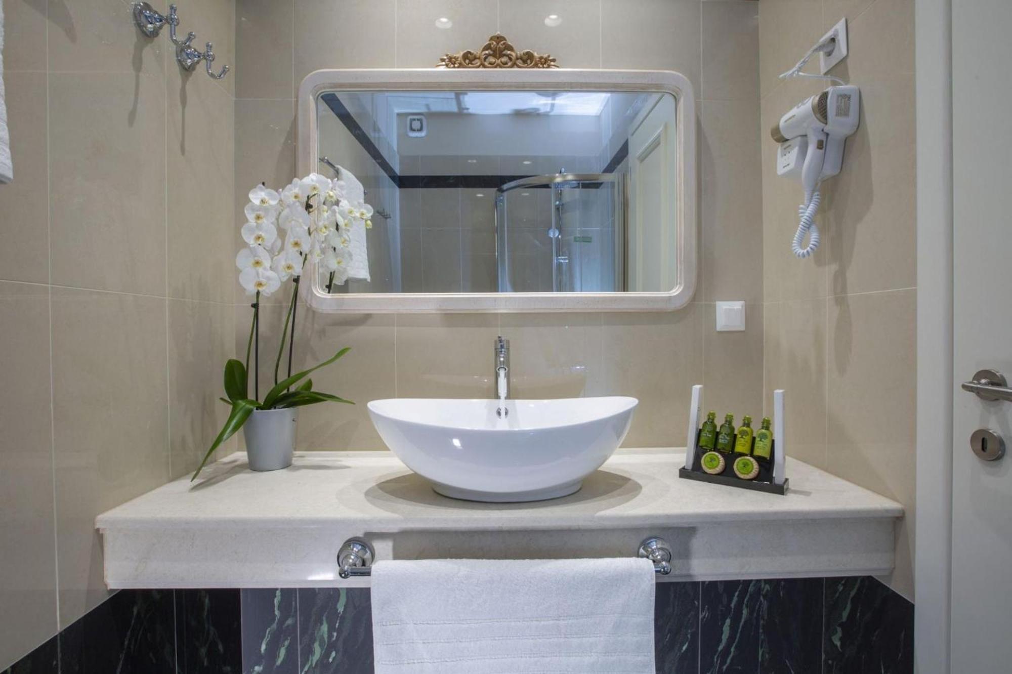 Vk Luxury Suites - Private Parking - Adults Only Nydri  Exterior foto